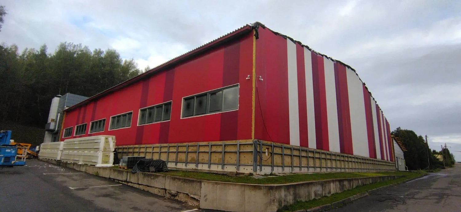 Поставки и монтаж панелей для теннисных кортов в поселке Ждановичи